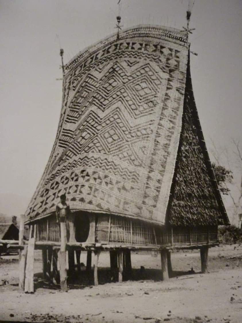 DE L’ARCHITECTURE AU VÊTEMENT