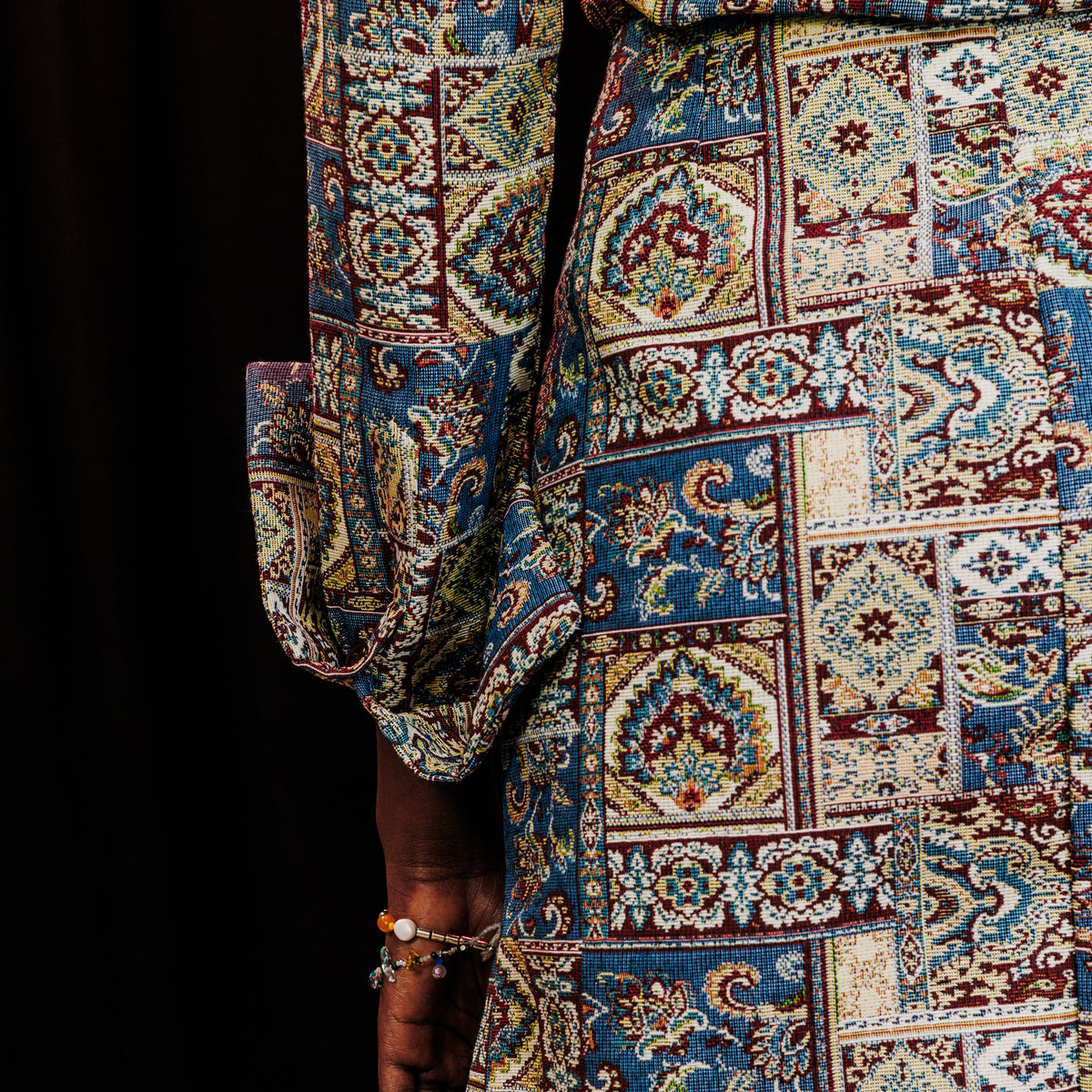 Chemise à col et poignets larges