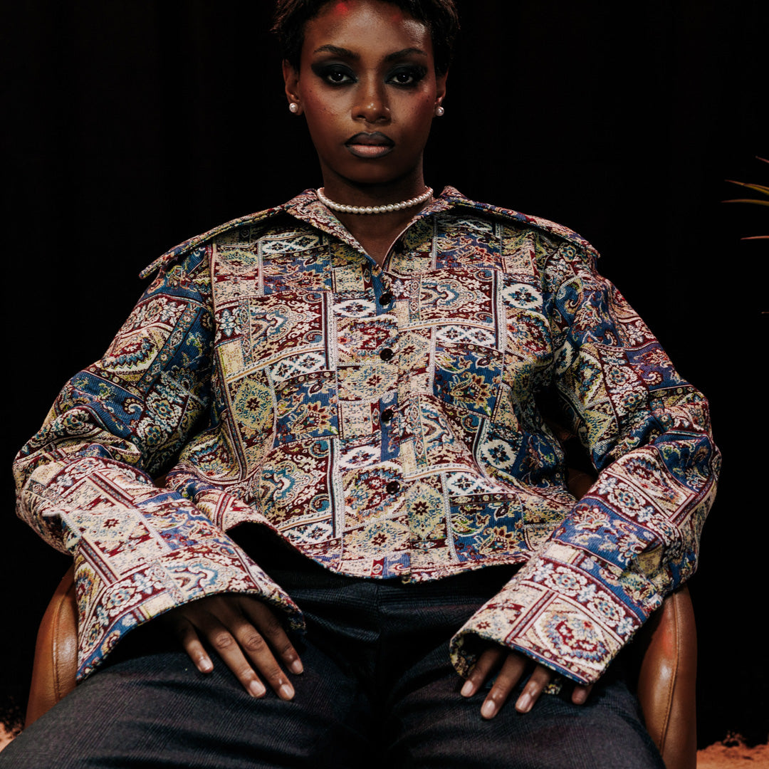 Chemise à col et poignets larges