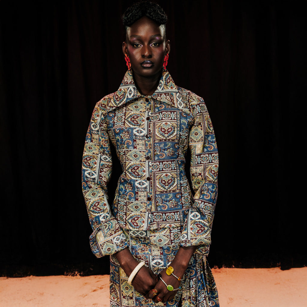Chemise à col et poignets larges