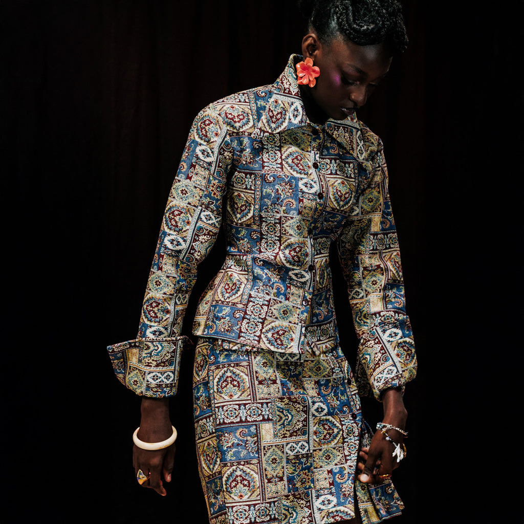 Chemise à col et poignets larges