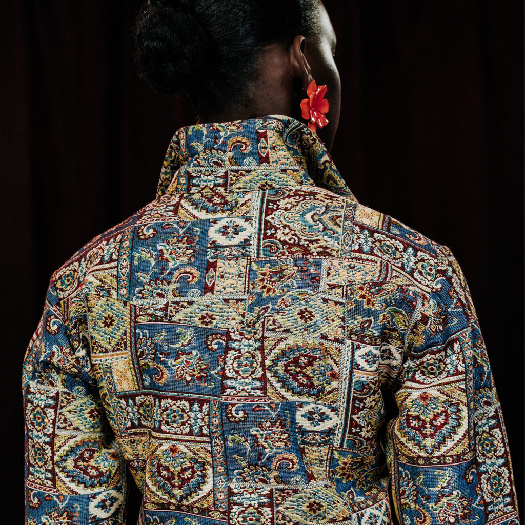 Chemise à col et poignets larges